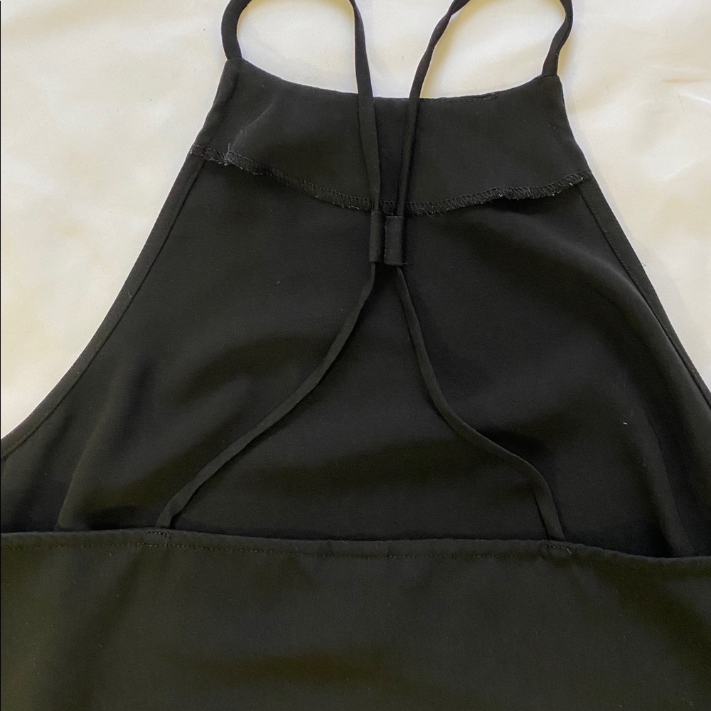 Black model tee - Picture 4 of 5